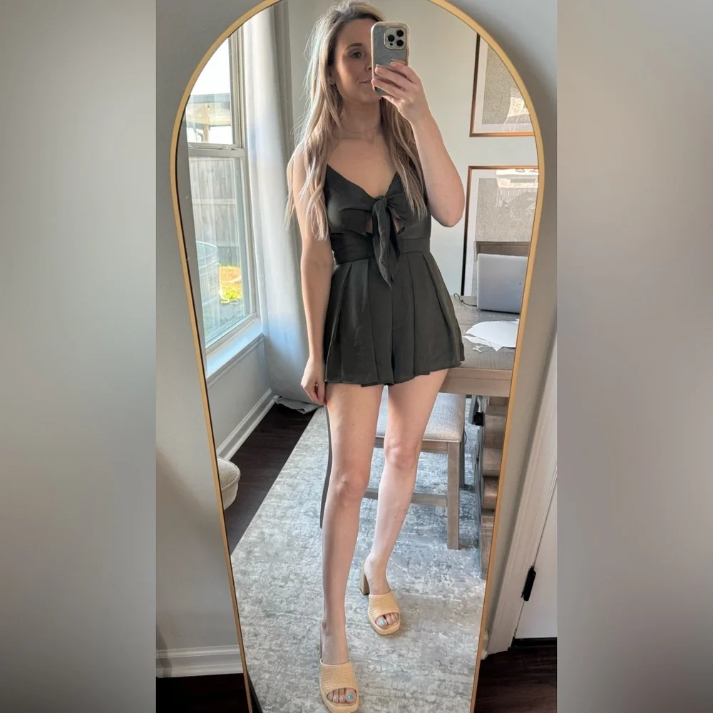Olive Army Green Sleeveless Romper - Picture 15 of 16